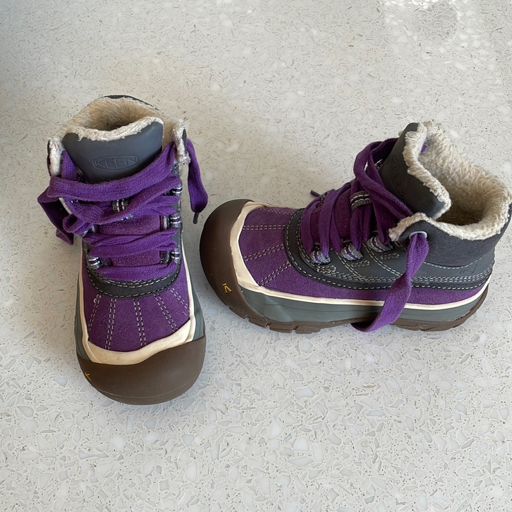 Keen Toddler Boots size 8 purple